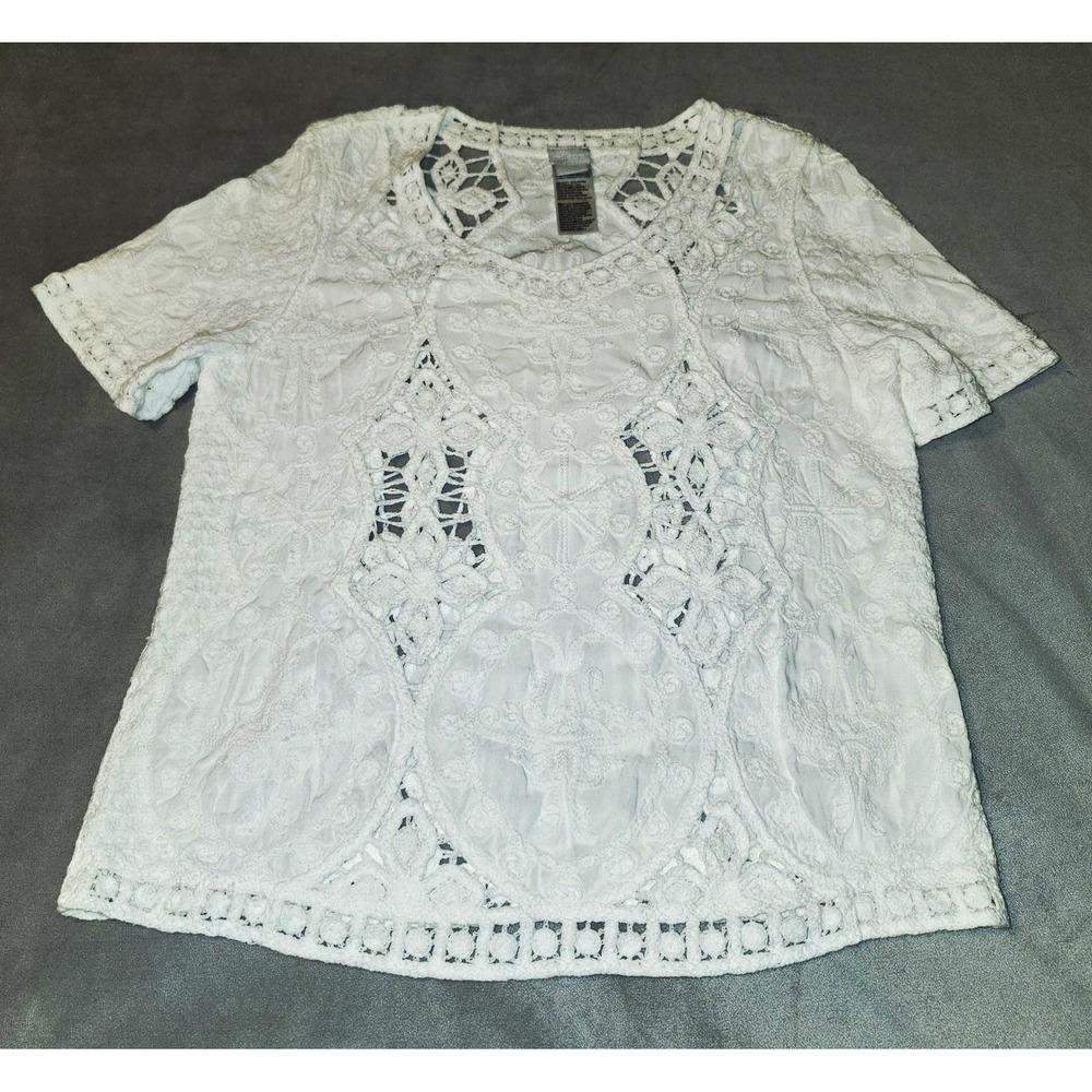 Chico's Size 1 White Embroidered Crochet Blouse Boho Floral Lace Short Sleeve